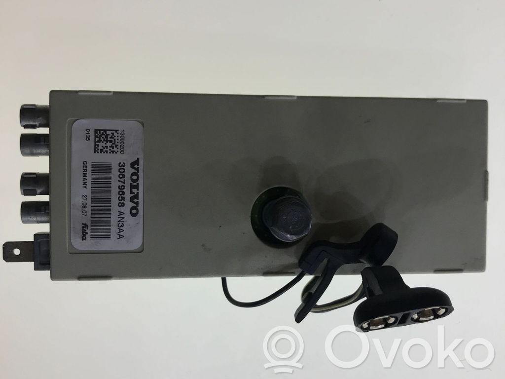 Volvo V70 Antenos stiprintuvas 