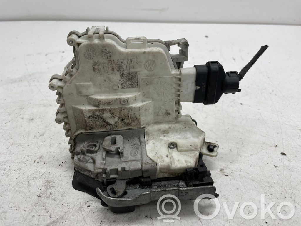 Audi A4 S4 B9 Priekšpusē slēdzene 