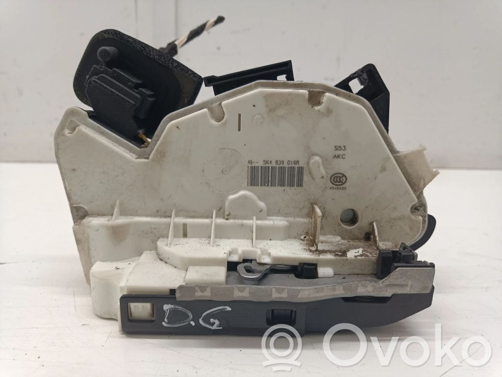 Zamek drzwi tylnych   5K4839016R