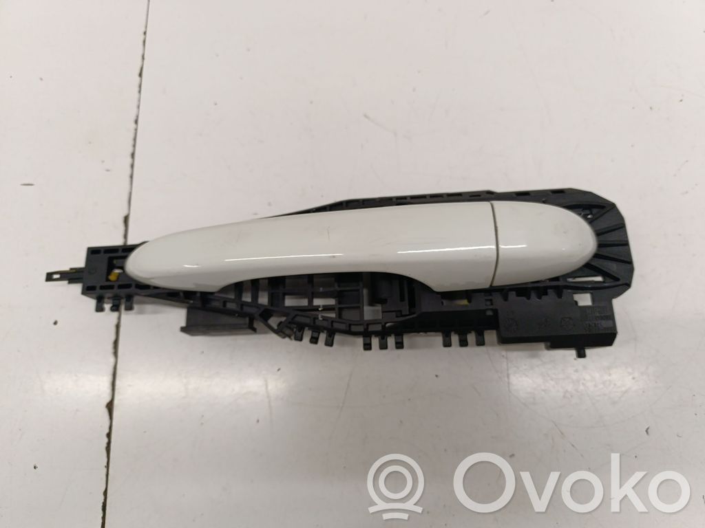 Jeep Cherokee KL Manecilla externa puerta trasera 