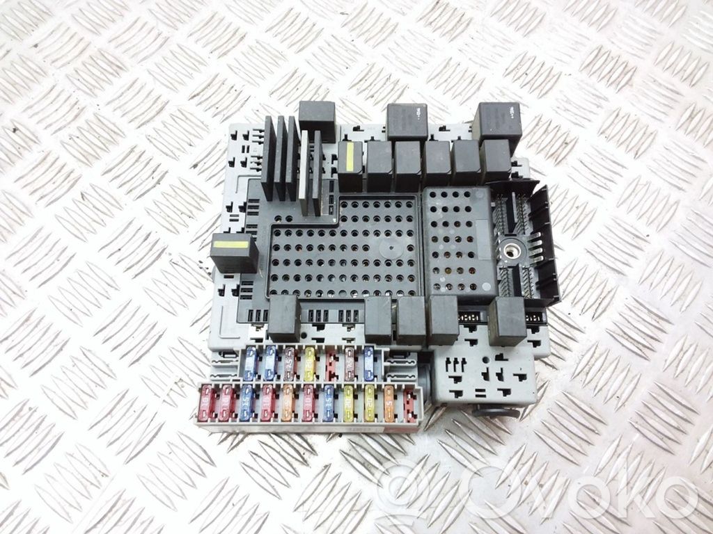Volvo XC90 Fuse module 
