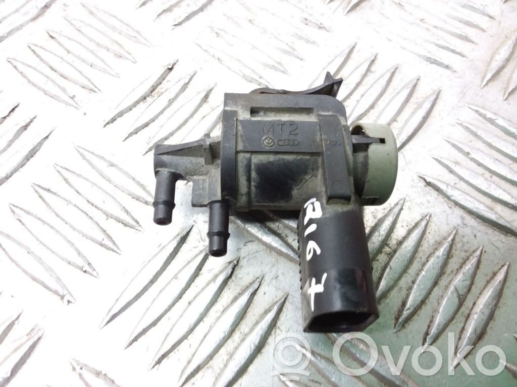 Volkswagen Caddy Vacuum valve 