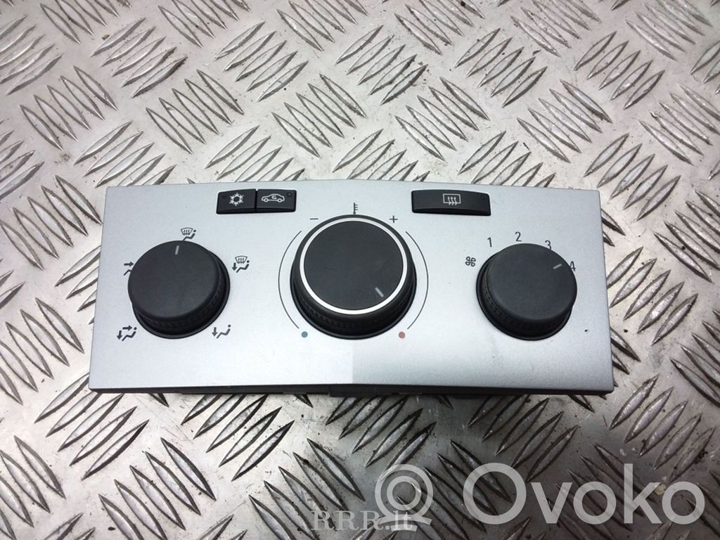 Opel Astra H Climate control unit 