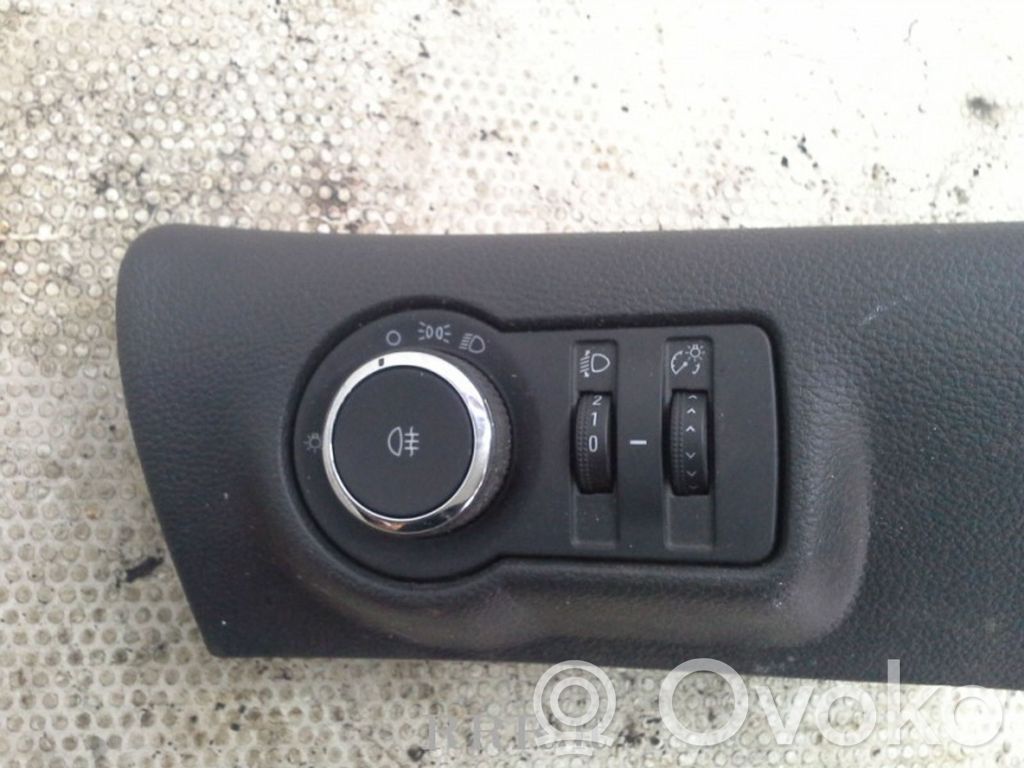 Opel Astra J Light switch 