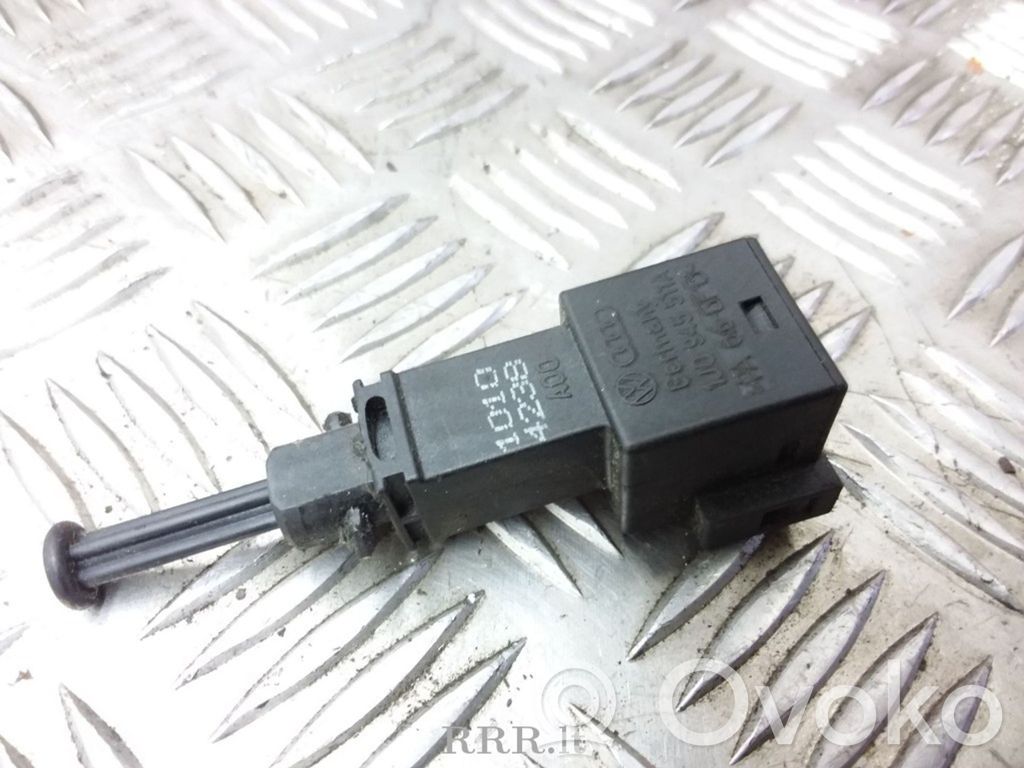 Volkswagen Transporter - Caravelle T4 Brake pedal sensor switch 