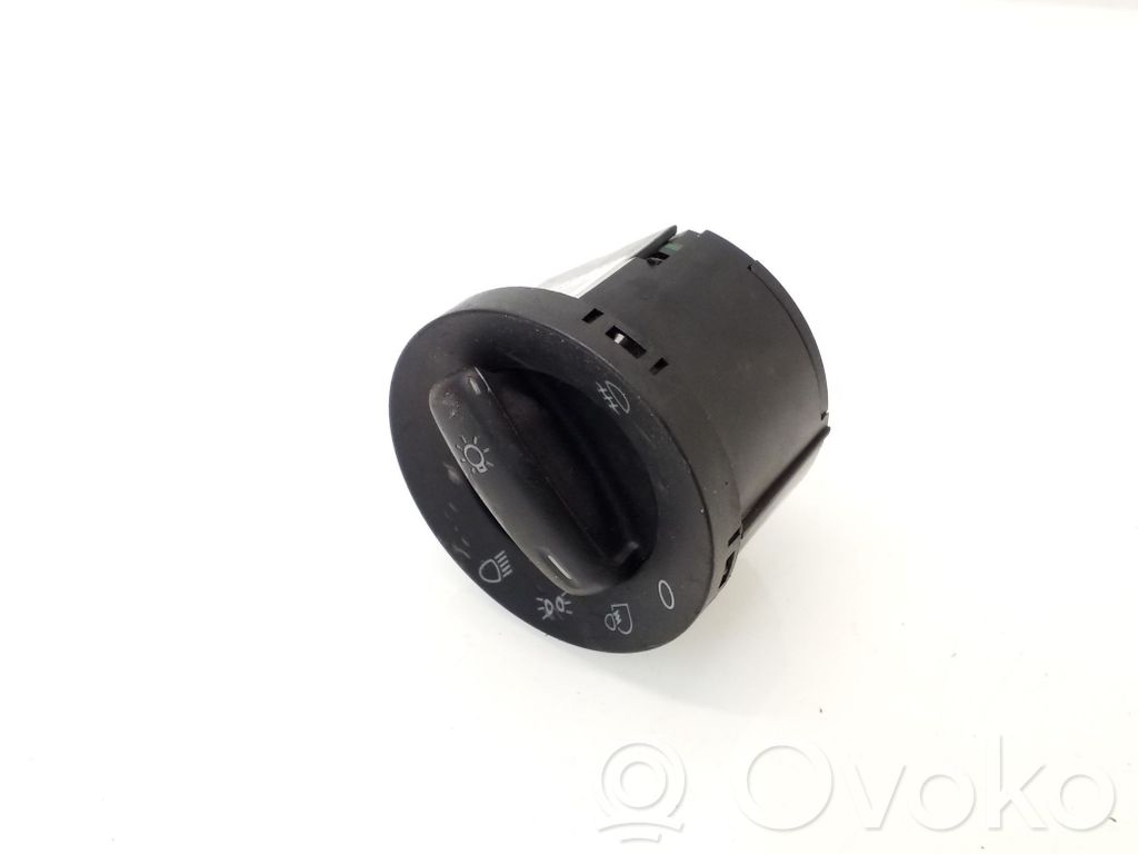 Volkswagen PASSAT B6 Light switch 