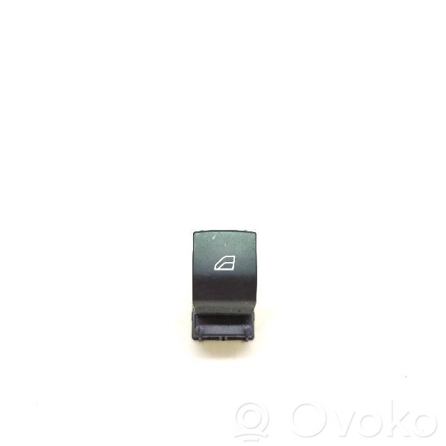 Volvo XC40 Electric window control switch 