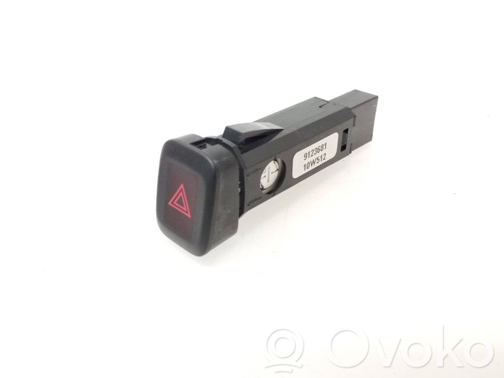 Volvo V60 Hazard light switch 