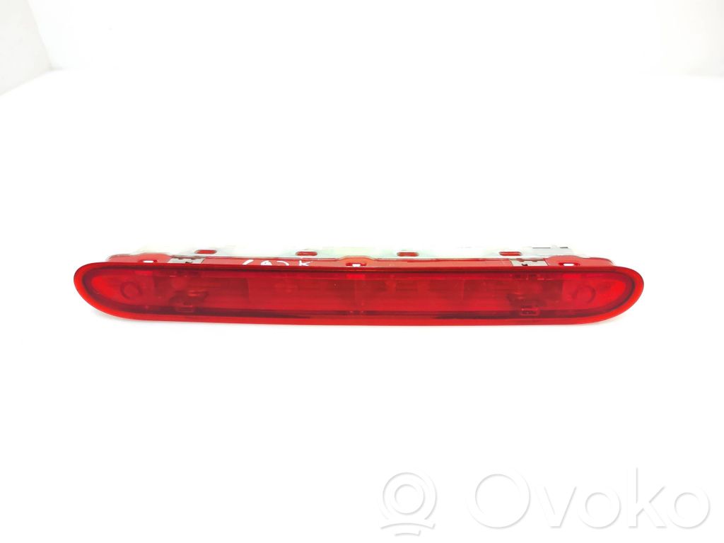 Toyota Proace Third/center stoplight 