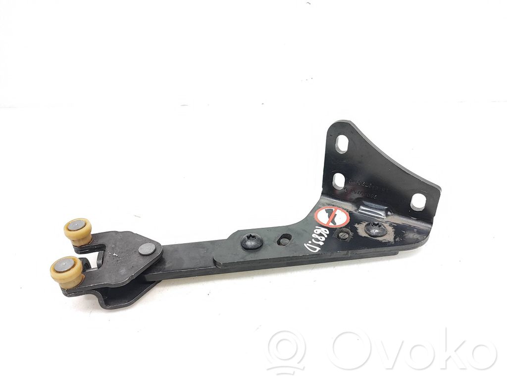 Opel Vivaro Sliding door lower roller guide/hinge 