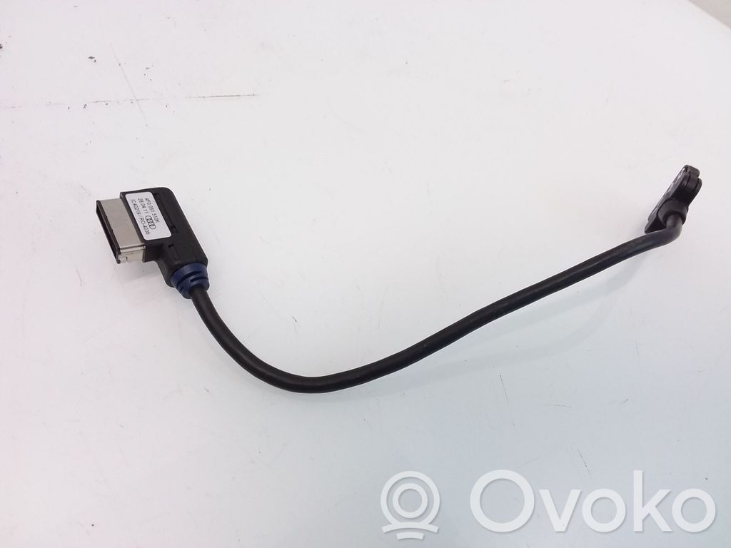 Audi A4 S4 B8 8K iPod connector socket 