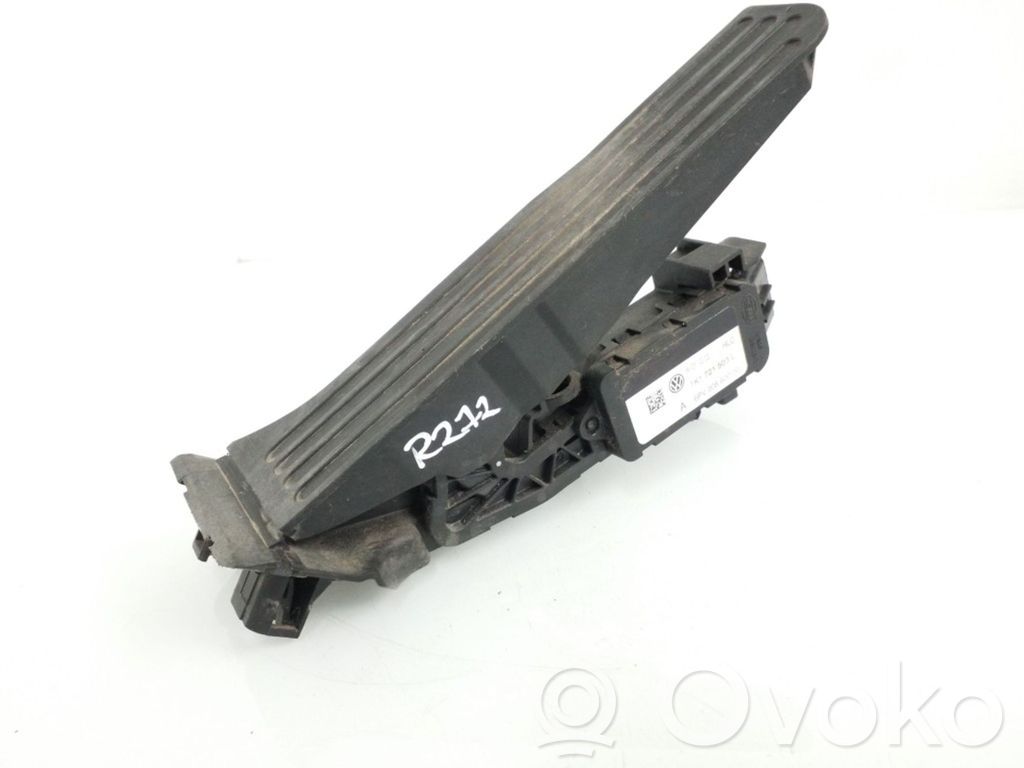 Volkswagen Golf V Accelerator pedal position sensor 
