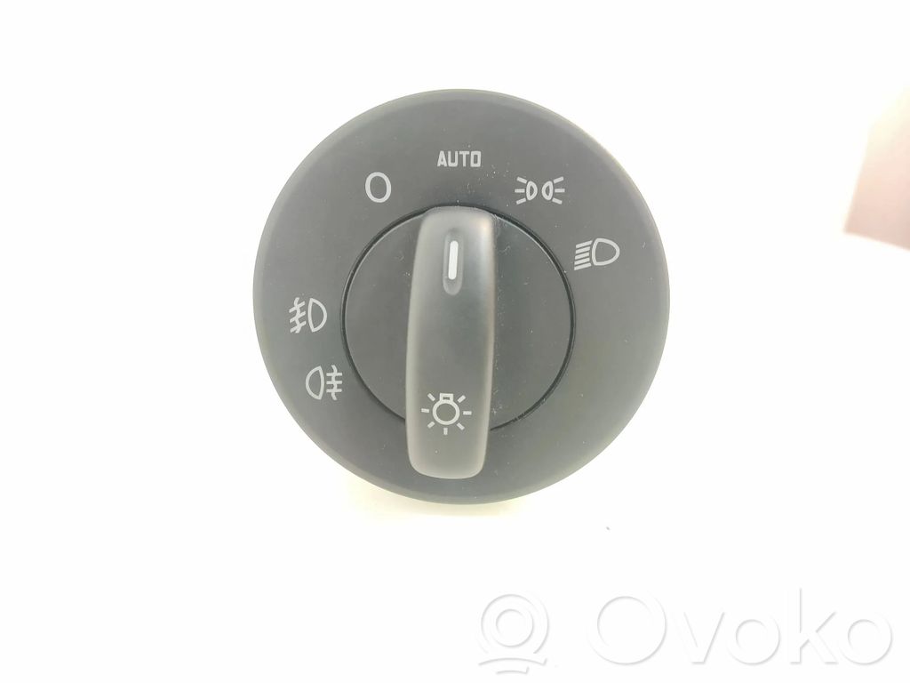 Skoda Octavia Mk2 (1Z) Light switch 