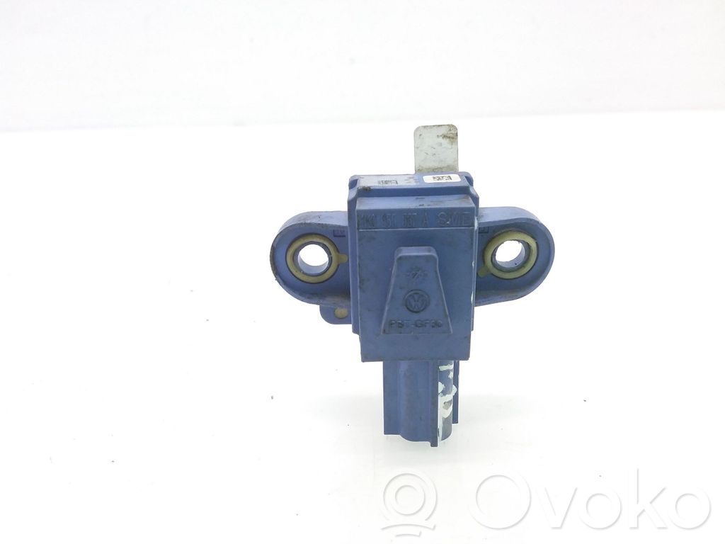 Volkswagen Golf V Airbag deployment crash/impact sensor 