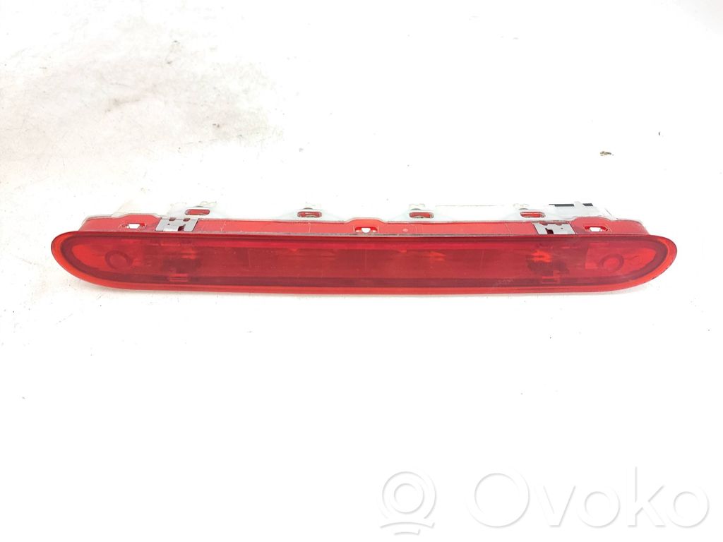 Toyota Proace Third/center stoplight 