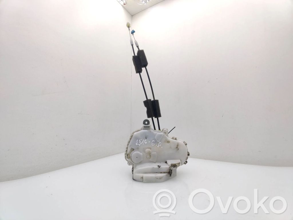 Honda CR-V Takaoven lukko 