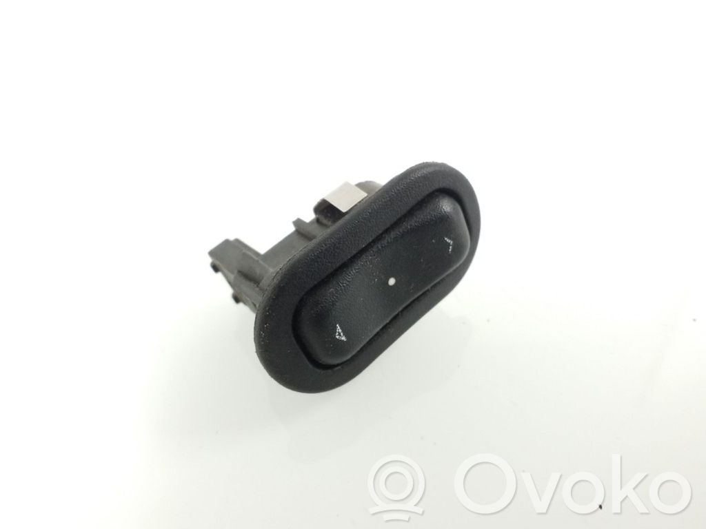 Opel Zafira A Electric window control switch 