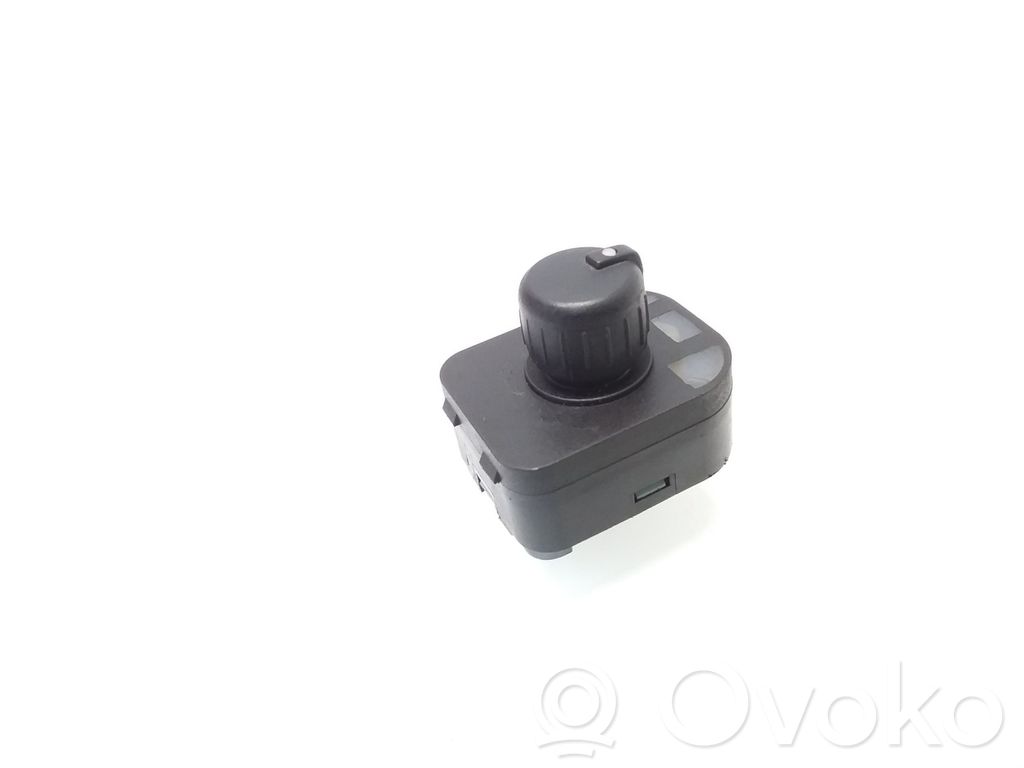 Audi A4 S4 B7 8E 8H Wing mirror switch 
