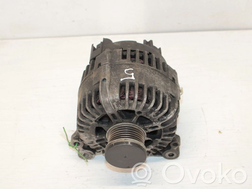 Volkswagen PASSAT B7 Alternator 