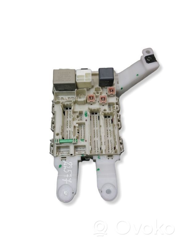 Toyota Auris 150 Fuse module 