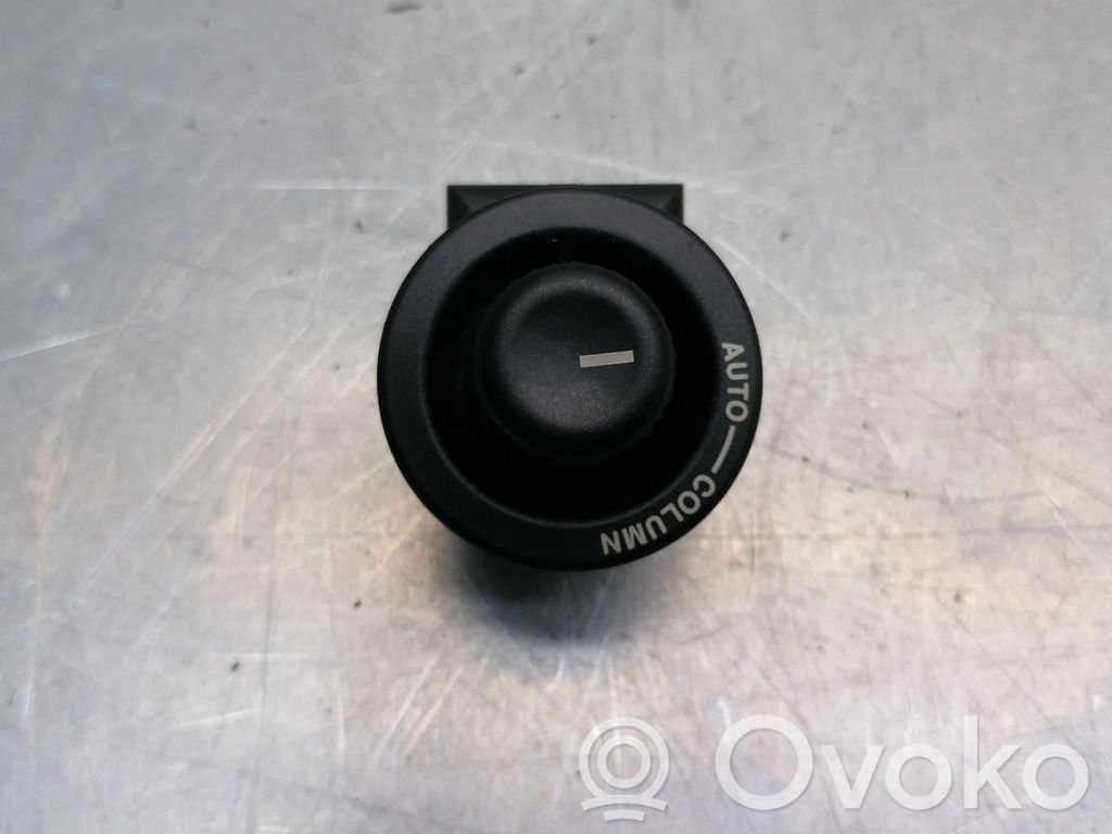 Jaguar XF Wing mirror switch 