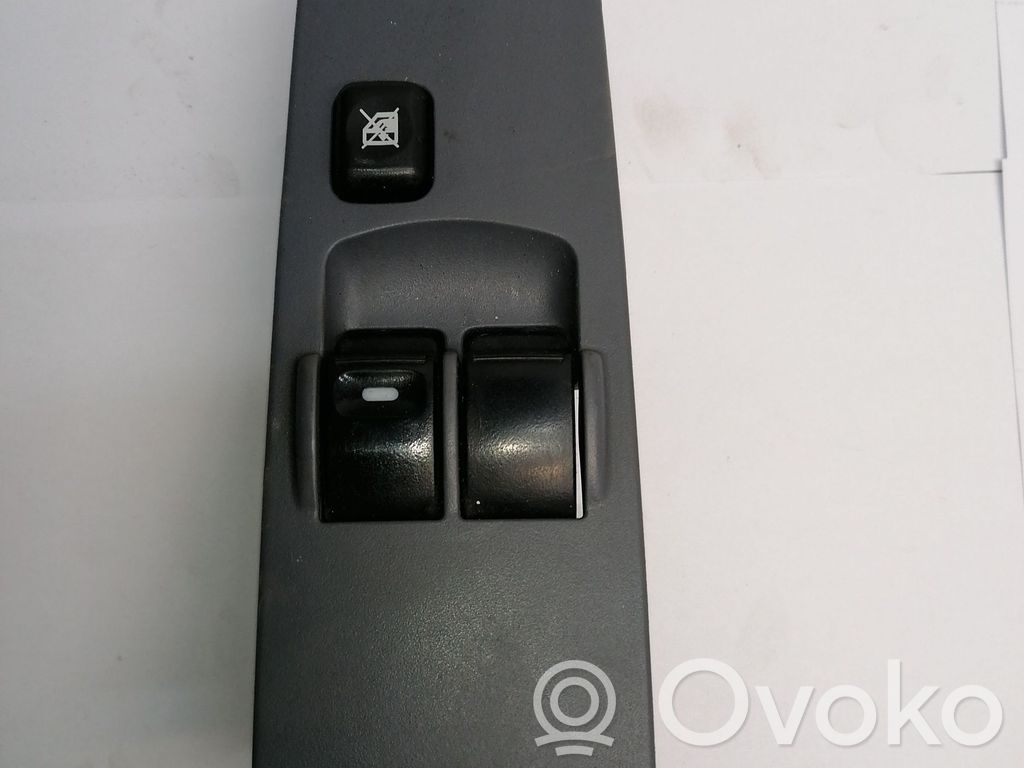 Mitsubishi Colt CZ3 Electric window control switch 