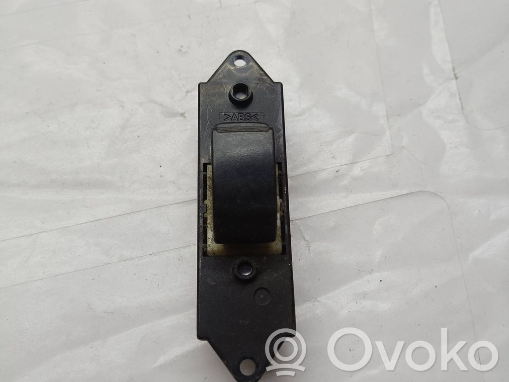 Mitsubishi Colt Electric window control switch 