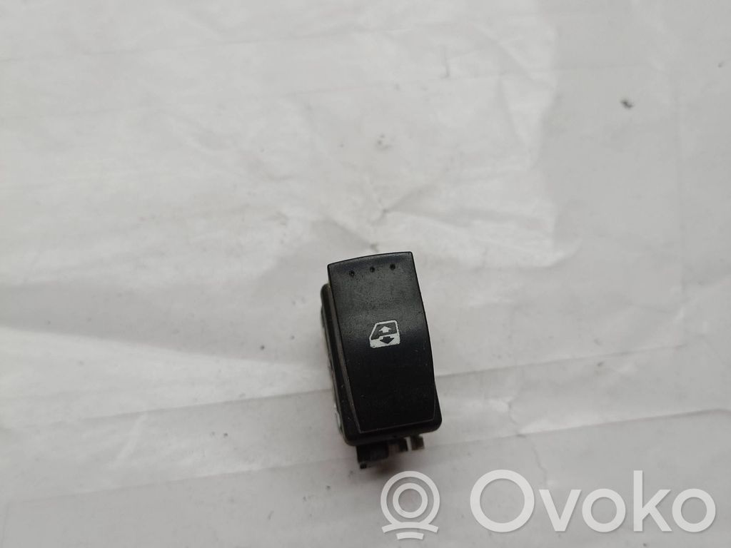 Renault Clio III Electric window control switch 