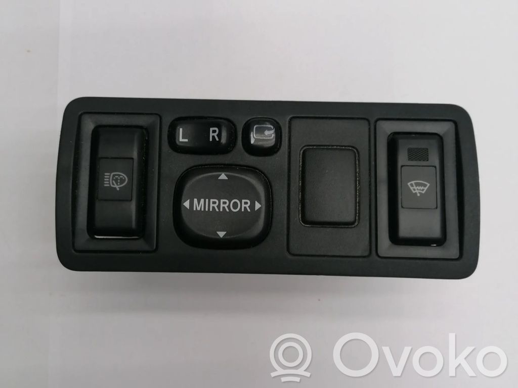 Toyota Avensis T250 Wing mirror switch 