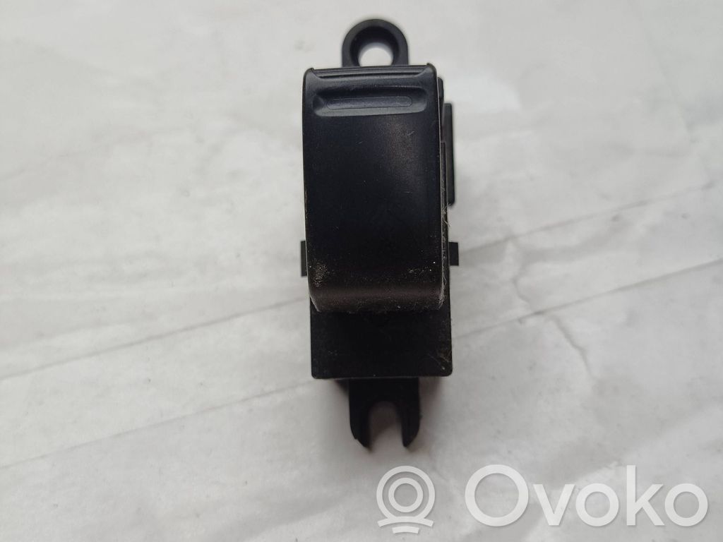 Nissan Primera Electric window control switch 