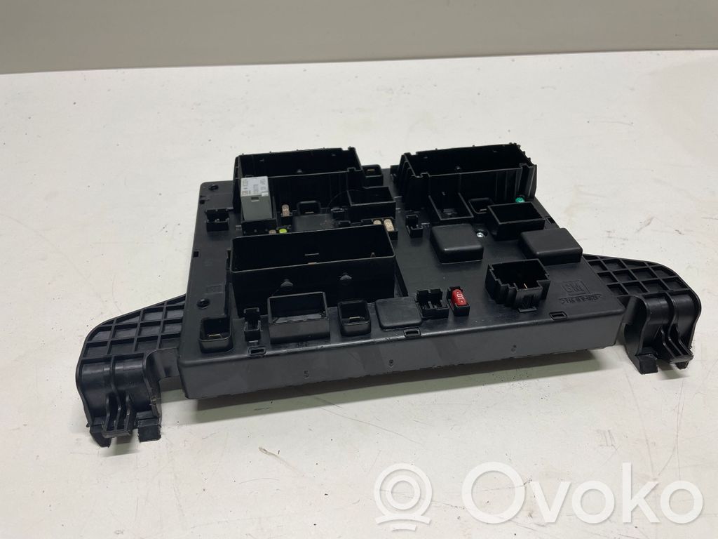 Opel Zafira C SAM control unit 