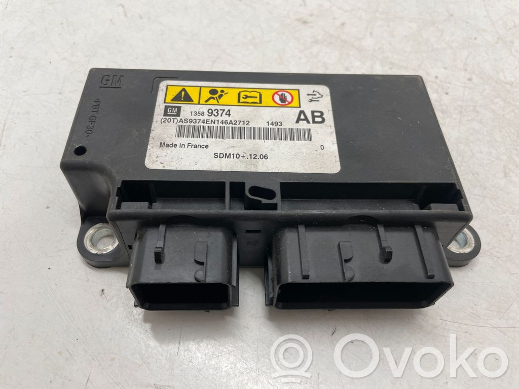 Opel Insignia A Airbag control unit/module 