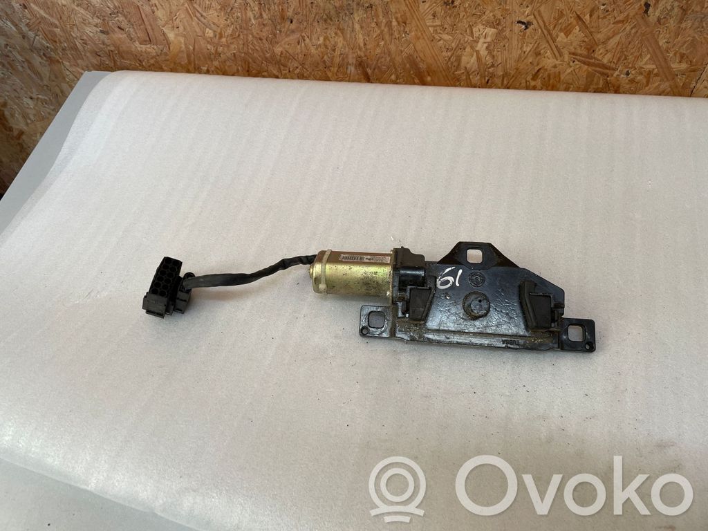 BMW 5 E60 E61 Spyna galinio dangčio 