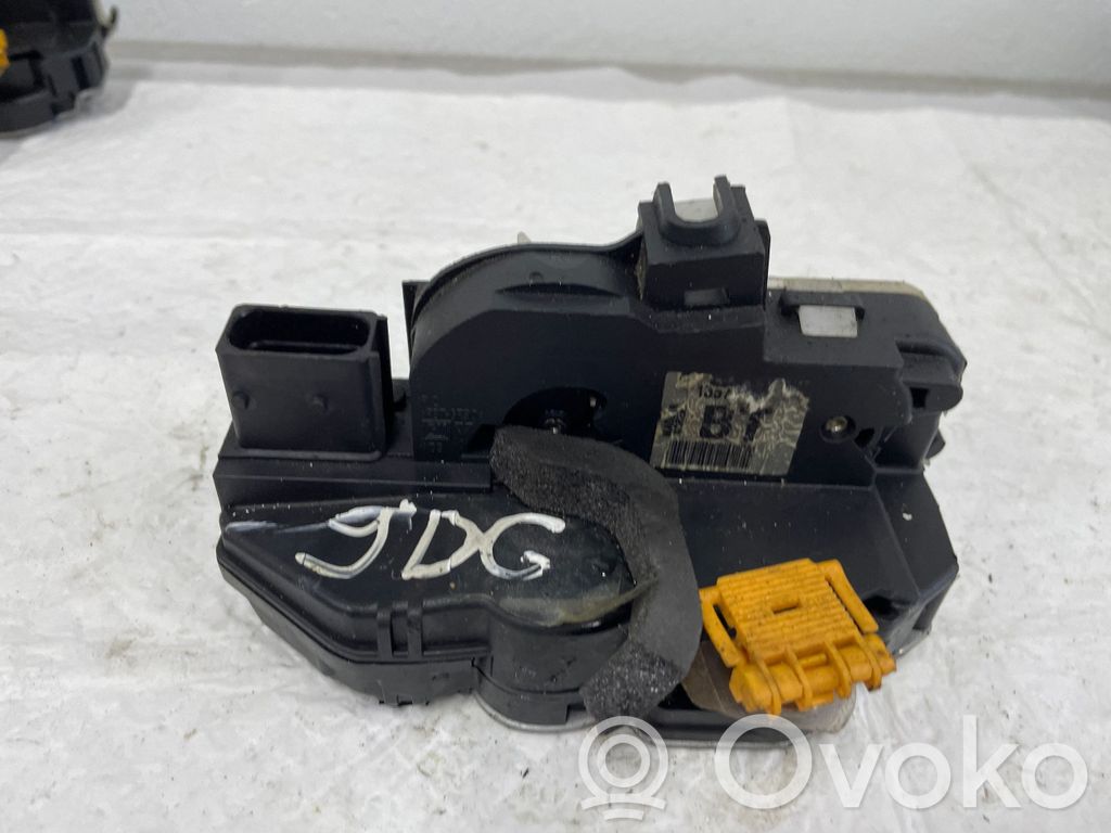 Opel Astra J Serratura portiera posteriore 