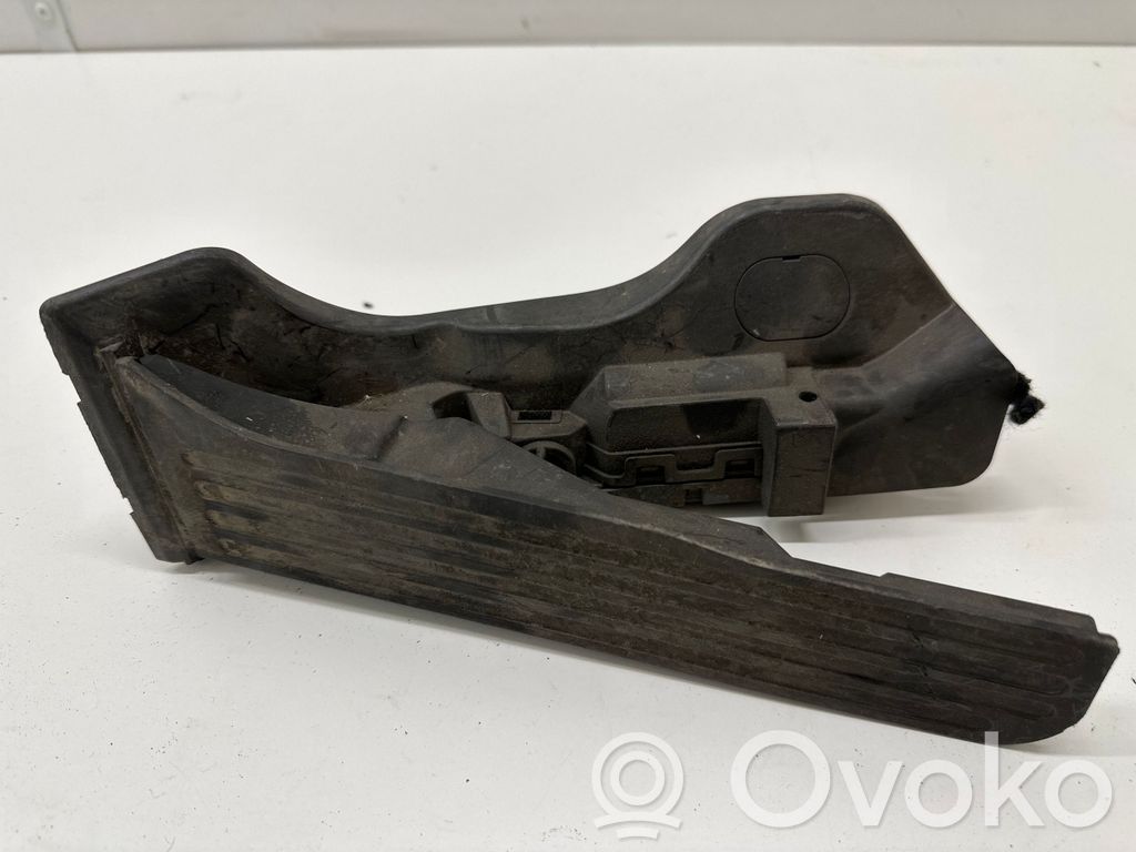 Volkswagen Tiguan Accelerator throttle pedal 