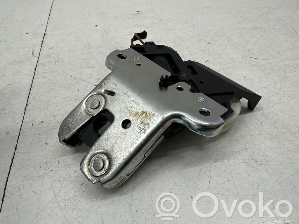 Volkswagen PASSAT CC Tailgate/trunk/boot lock/catch/latch 