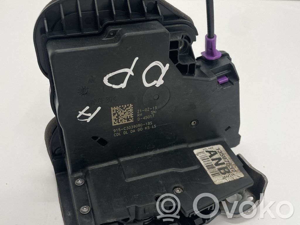Opel Insignia B Front door lock 