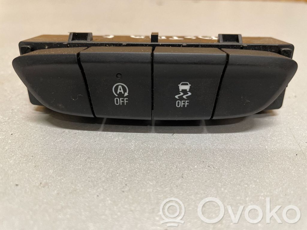 Opel Mokka X A set of switches 