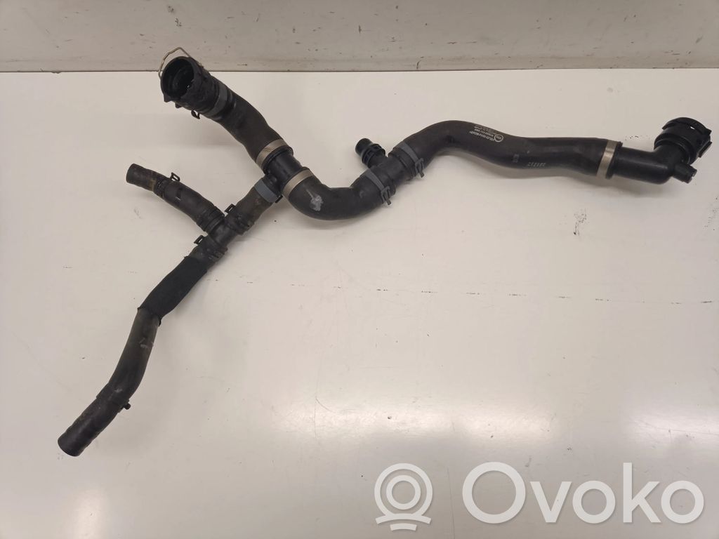Audi A4 S4 B9 8W Engine coolant pipe/hose 