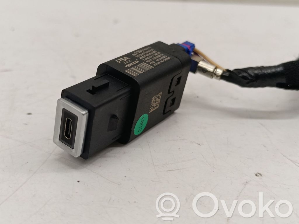 Opel Corsa F USB socket connector 
