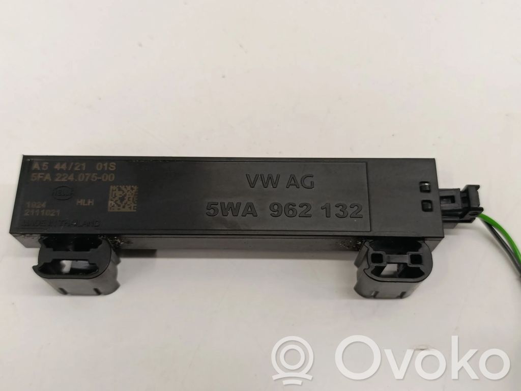 Skoda Enyaq iV Beraktės sistemos antena 