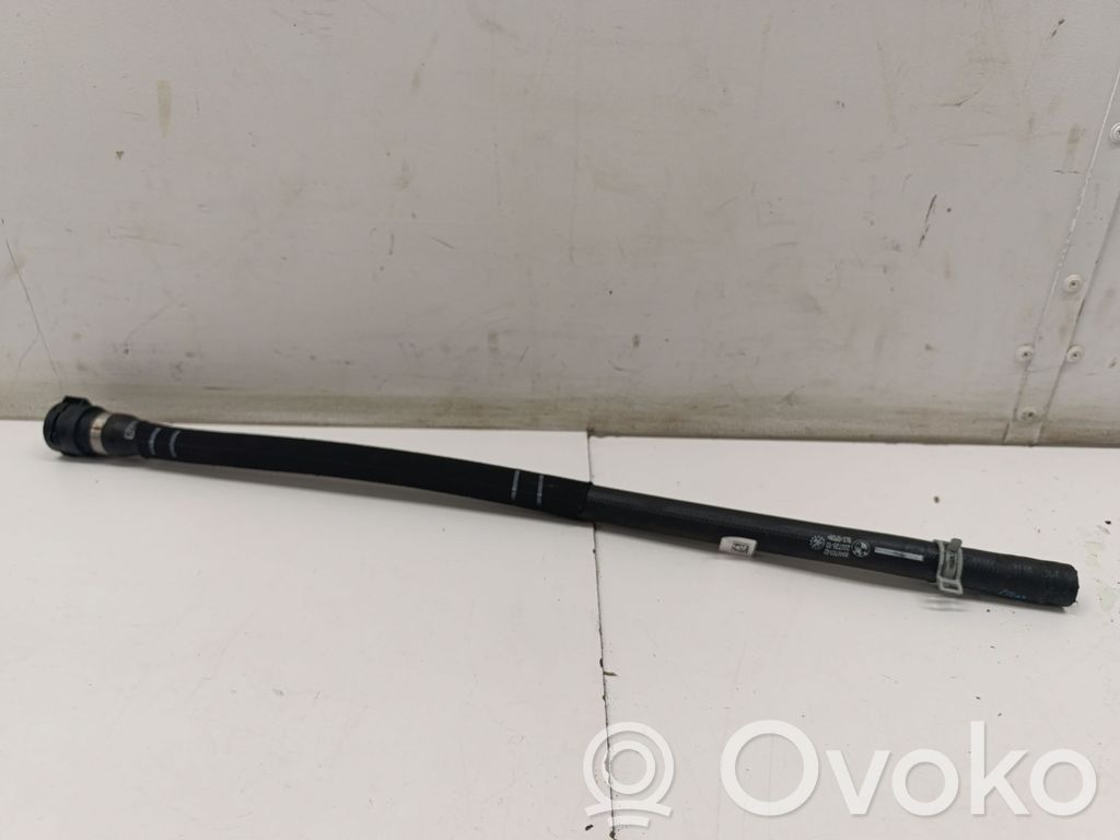 BMW iX1 Engine coolant pipe/hose 
