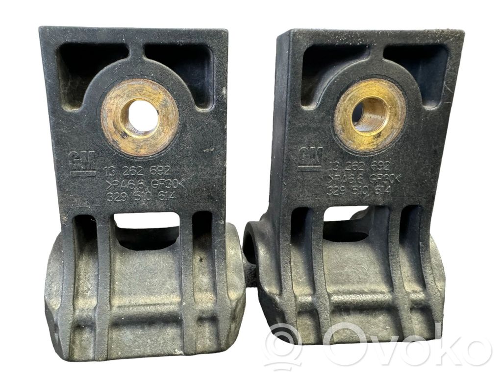 Opel Meriva B Radiator mount bracket 