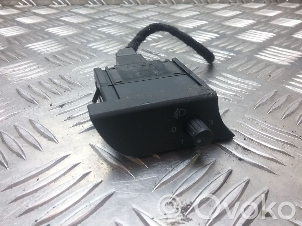 Audi A4 S4 B7 8E 8H Headlight level height control switch 