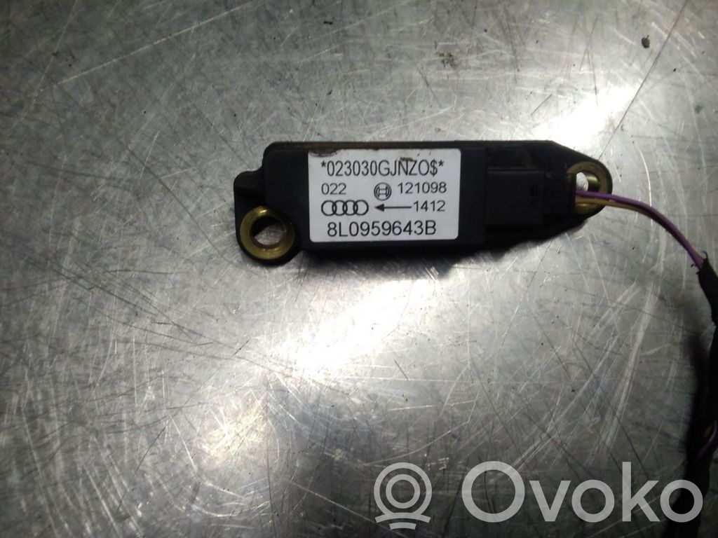 Audi A3 S3 8L Airbagsensor Crashsensor Drucksensor 