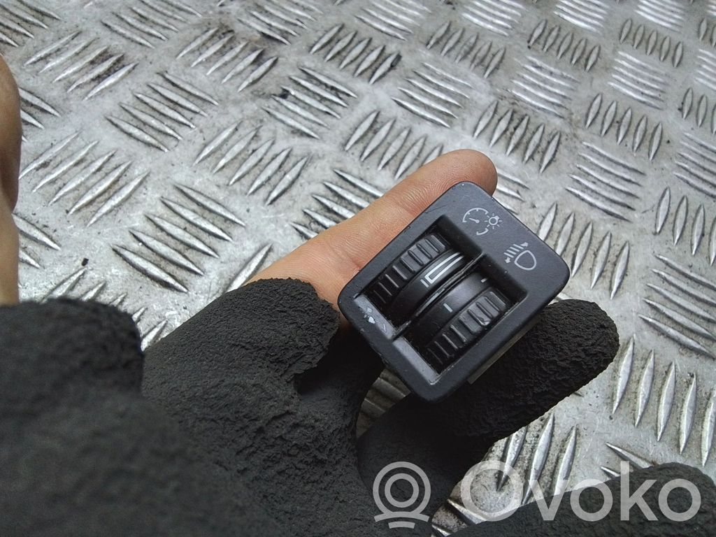 Volkswagen PASSAT B6 Headlight level height control switch 