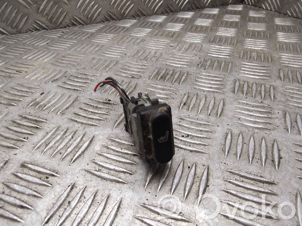 Nissan Qashqai Seat heating switch 
