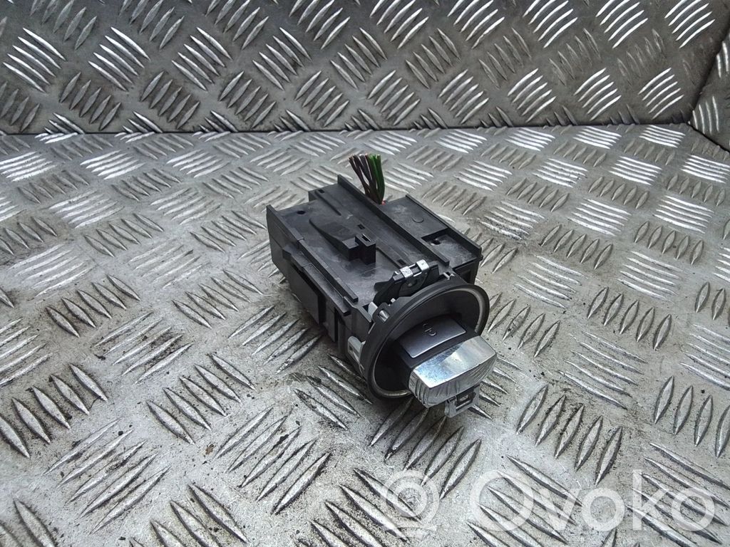 Volkswagen PASSAT B6 Ignition lock 