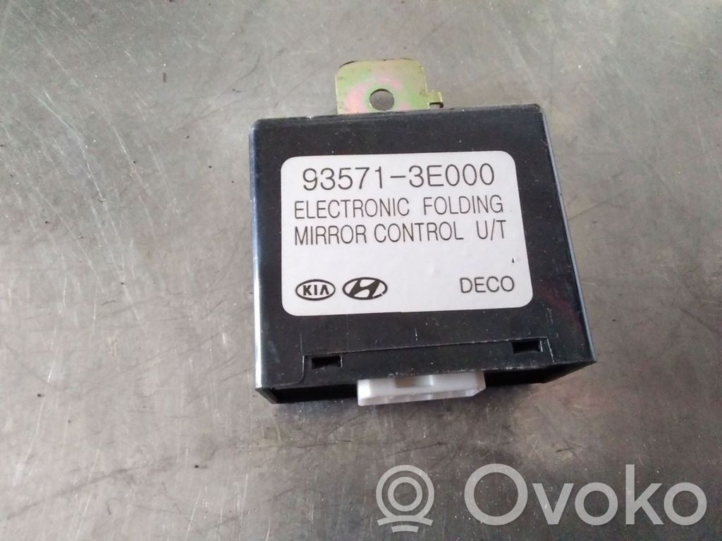 KIA Sorento Wing mirror control module 