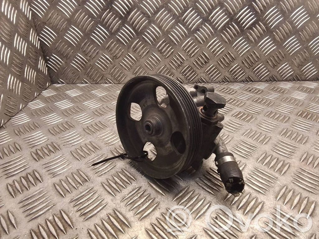 Peugeot 407 Power steering pump 